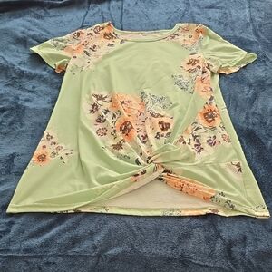 Floral Twist-Front Women's Tee - Light Green
